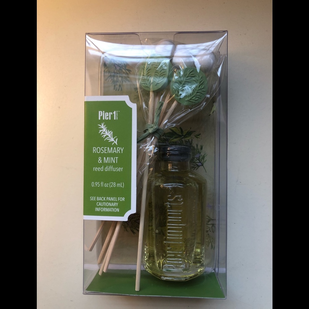 BRAND NEW pier 1 reed diffuser